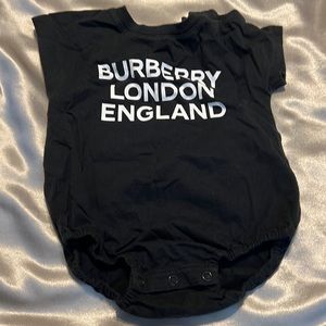 Burberry onesie size 9m